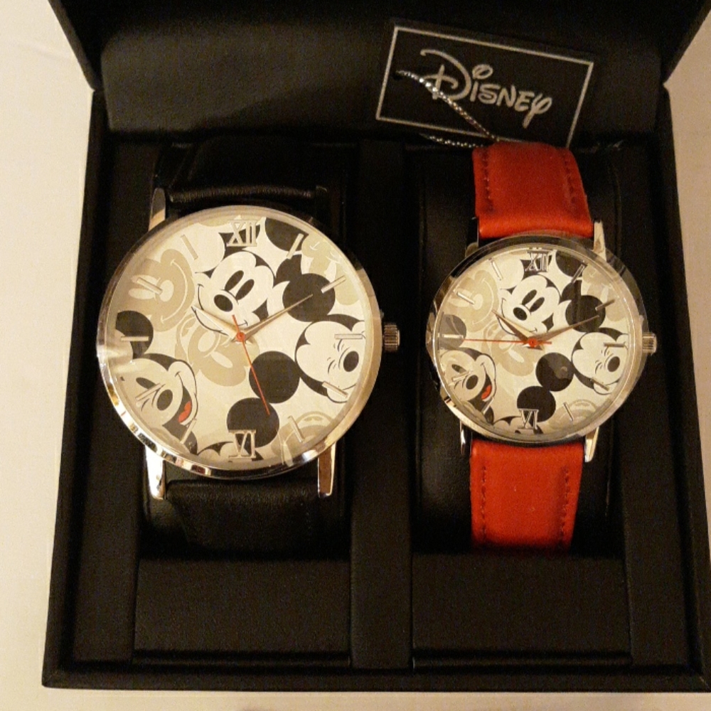 DISNEY His & Hers Box Set Mickey Leather Watches - Picture 2 of 8